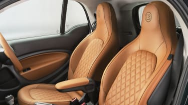 Smart EQ ForTwo Coupe Racing Green Edition interior